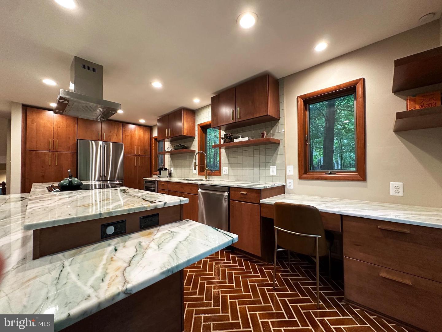 6303 OCCOQUAN FOREST DR, MANASSAS, Virginia 20112, 5 Bedrooms Bedrooms, 8 Rooms Rooms,2 BathroomsBathrooms,Residential,For sale,6303 OCCOQUAN FOREST DR,VAPW2098748 MLS # VAPW2098748