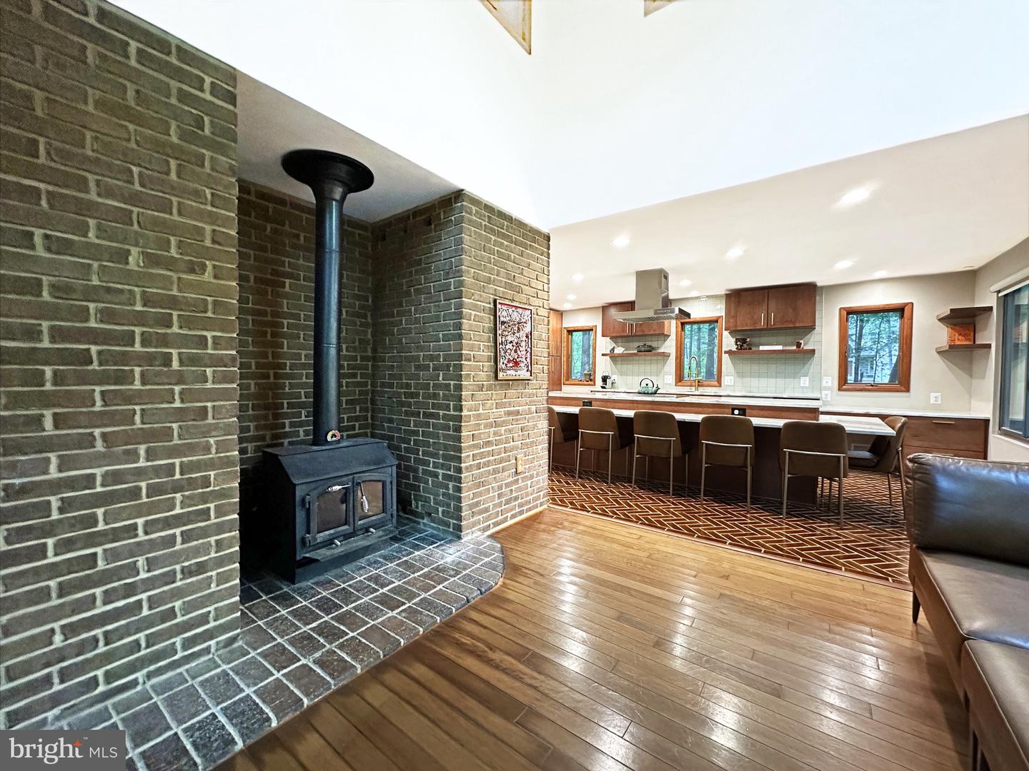 6303 OCCOQUAN FOREST DR, MANASSAS, Virginia 20112, 5 Bedrooms Bedrooms, 8 Rooms Rooms,2 BathroomsBathrooms,Residential,For sale,6303 OCCOQUAN FOREST DR,VAPW2098748 MLS # VAPW2098748