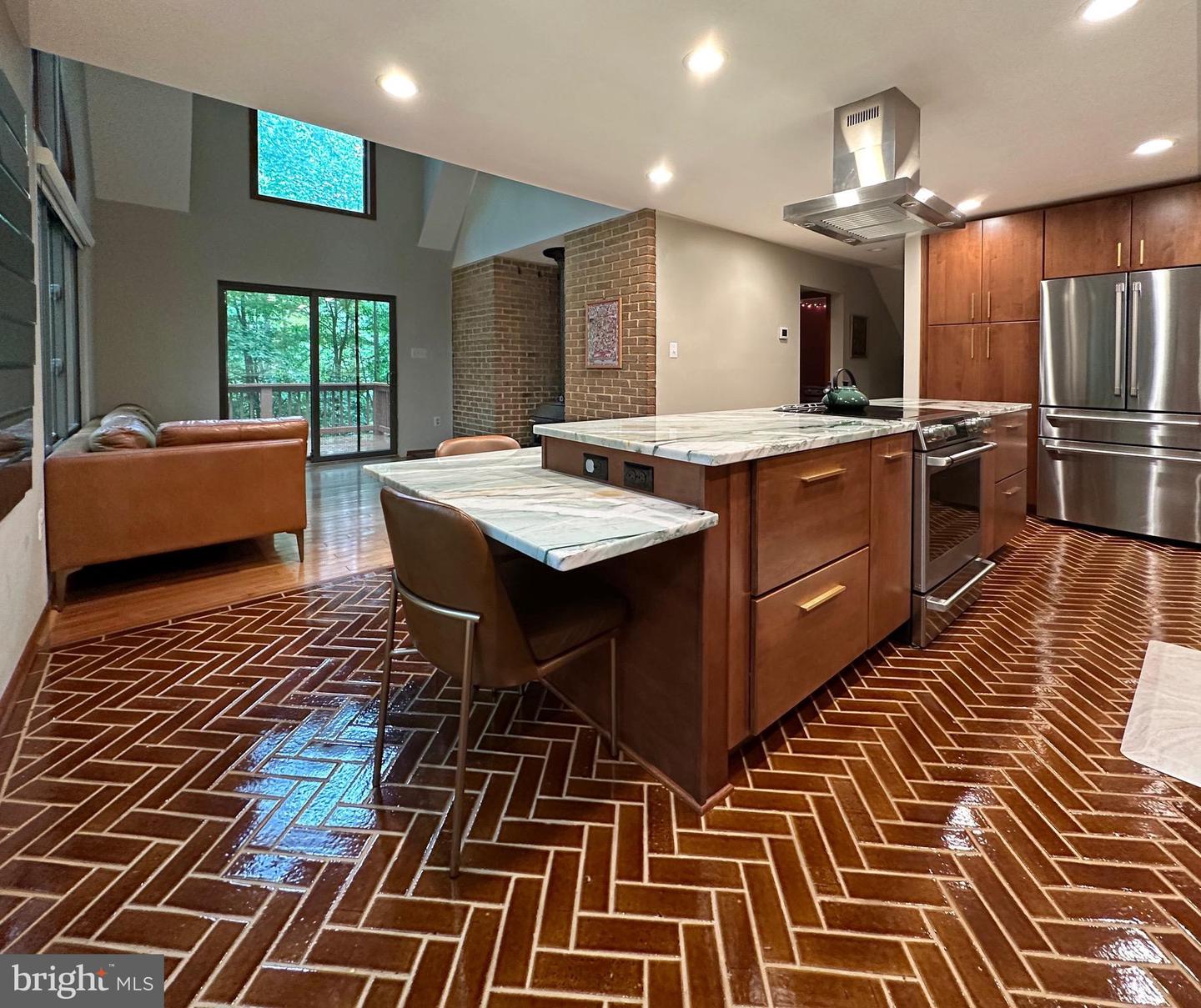 6303 OCCOQUAN FOREST DR, MANASSAS, Virginia 20112, 5 Bedrooms Bedrooms, 8 Rooms Rooms,2 BathroomsBathrooms,Residential,For sale,6303 OCCOQUAN FOREST DR,VAPW2098748 MLS # VAPW2098748