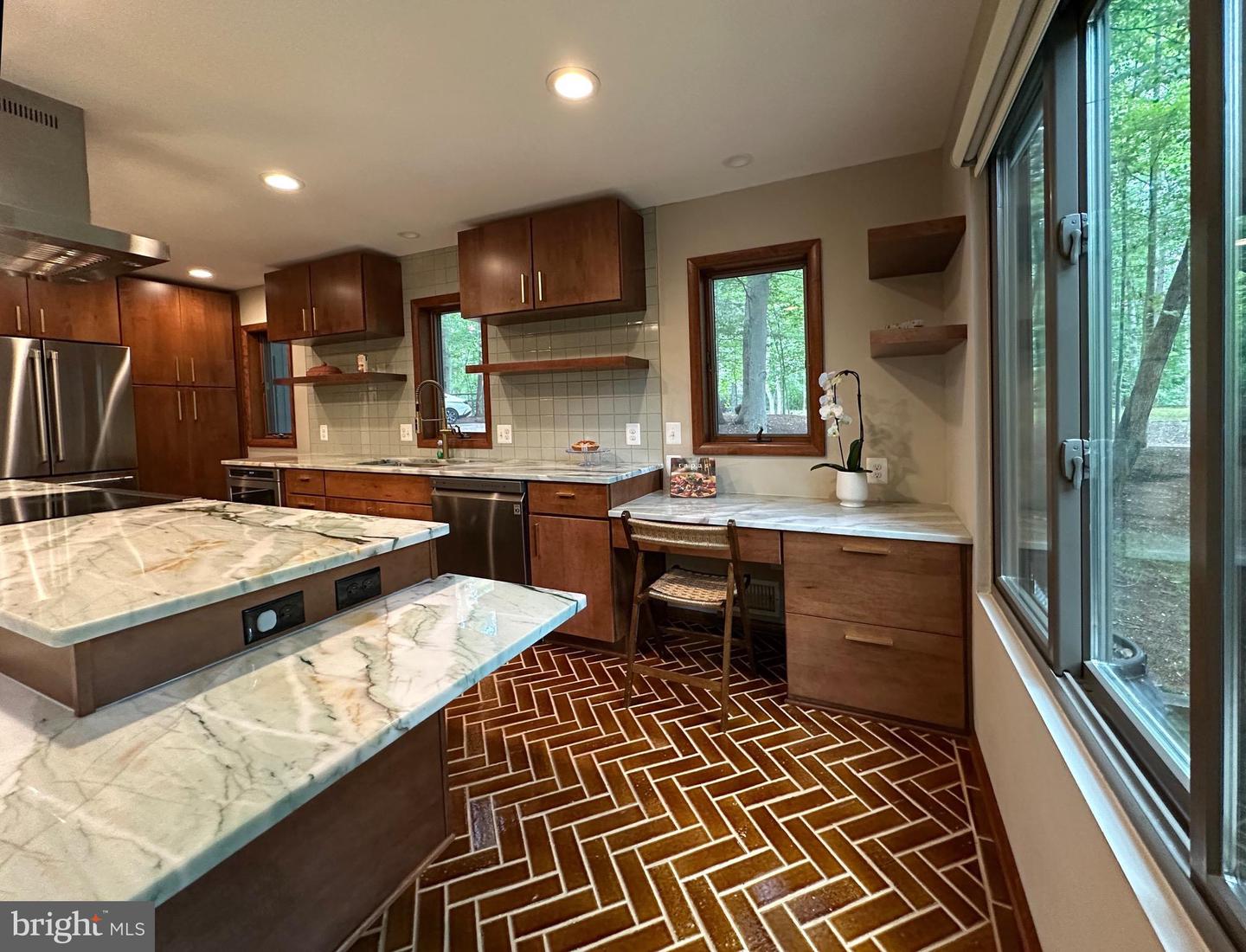 6303 OCCOQUAN FOREST DR, MANASSAS, Virginia 20112, 5 Bedrooms Bedrooms, 8 Rooms Rooms,2 BathroomsBathrooms,Residential,For sale,6303 OCCOQUAN FOREST DR,VAPW2098748 MLS # VAPW2098748