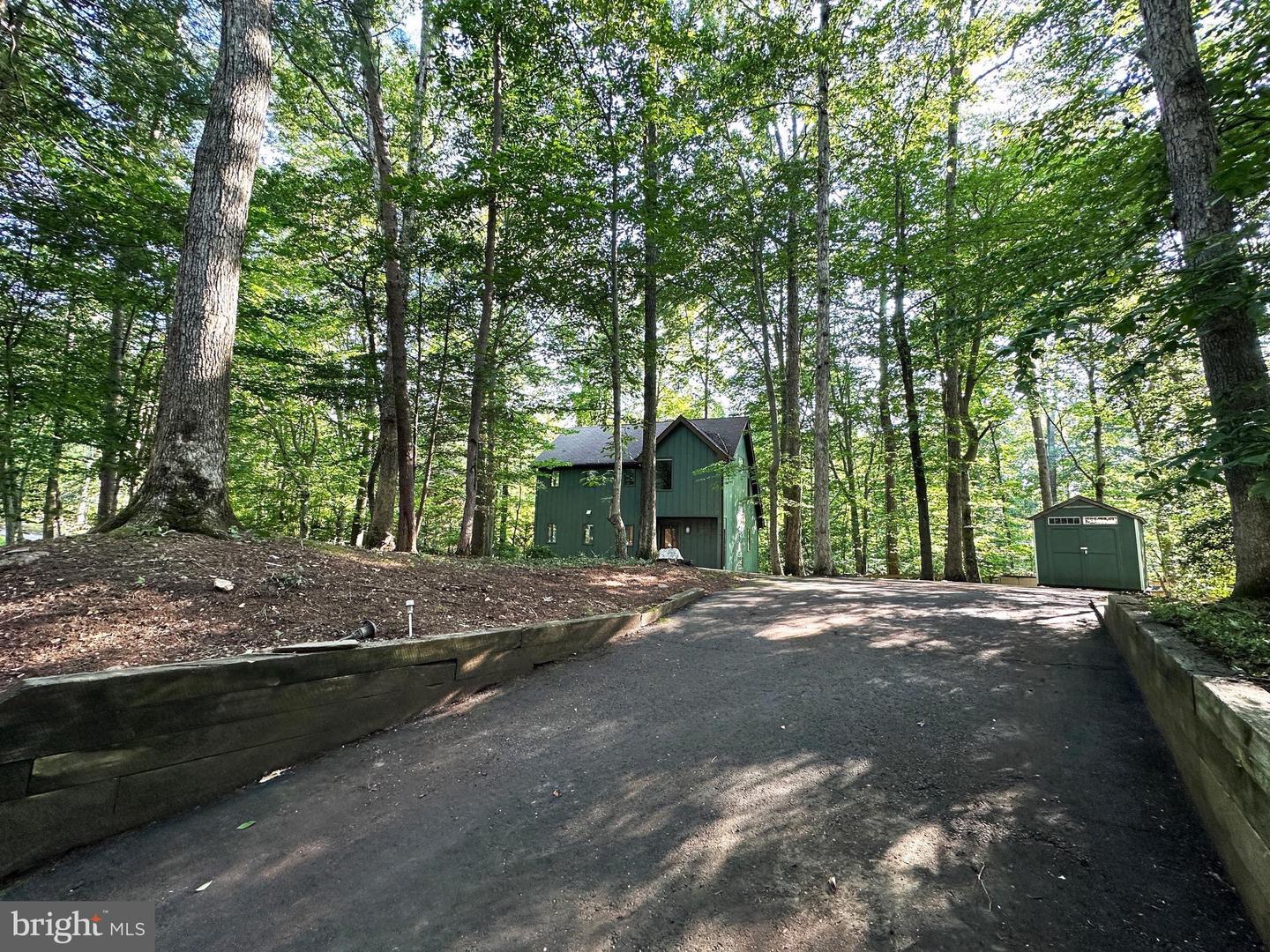 6303 OCCOQUAN FOREST DR, MANASSAS, Virginia 20112, 5 Bedrooms Bedrooms, 8 Rooms Rooms,2 BathroomsBathrooms,Residential,For sale,6303 OCCOQUAN FOREST DR,VAPW2098748 MLS # VAPW2098748