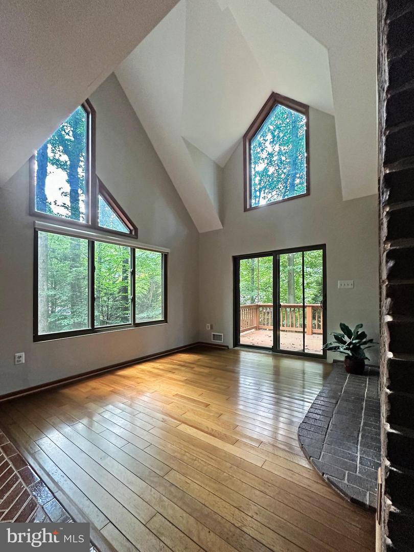 6303 OCCOQUAN FOREST DR, MANASSAS, Virginia 20112, 5 Bedrooms Bedrooms, 8 Rooms Rooms,2 BathroomsBathrooms,Residential,For sale,6303 OCCOQUAN FOREST DR,VAPW2098748 MLS # VAPW2098748