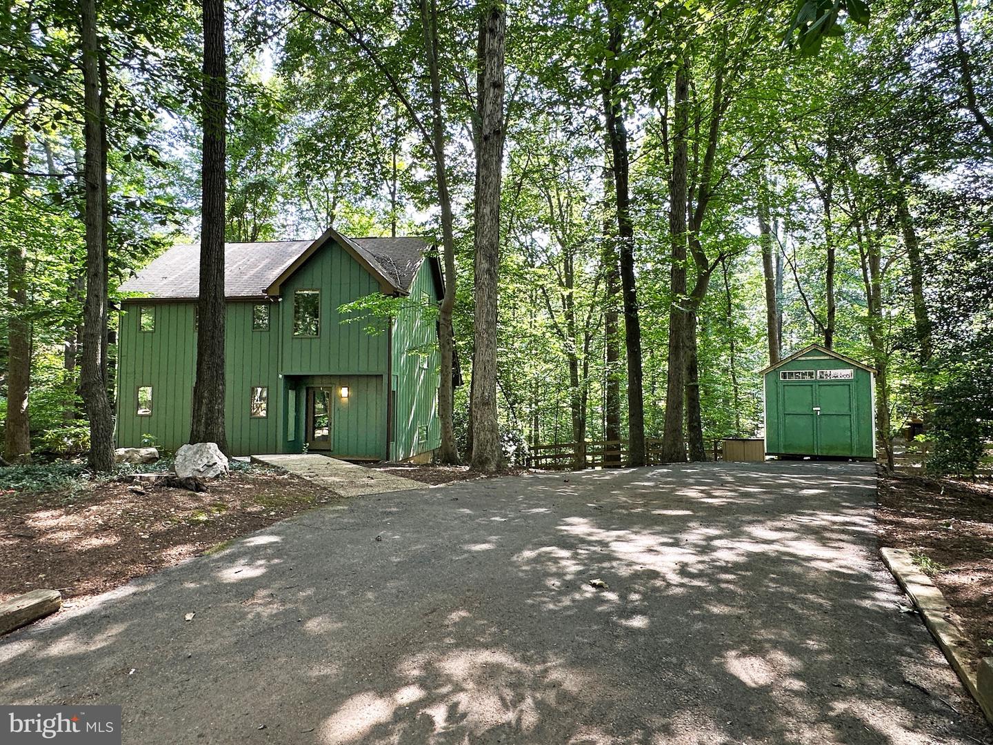 6303 OCCOQUAN FOREST DR, MANASSAS, Virginia 20112, 5 Bedrooms Bedrooms, 8 Rooms Rooms,2 BathroomsBathrooms,Residential,For sale,6303 OCCOQUAN FOREST DR,VAPW2098748 MLS # VAPW2098748