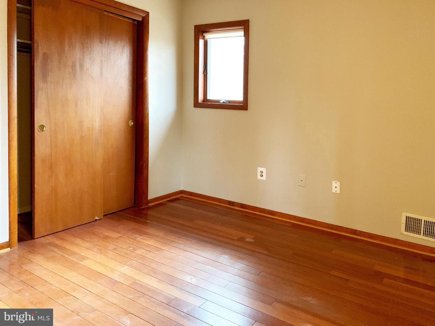 6303 OCCOQUAN FOREST DR, MANASSAS, Virginia 20112, 5 Bedrooms Bedrooms, 8 Rooms Rooms,2 BathroomsBathrooms,Residential,For sale,6303 OCCOQUAN FOREST DR,VAPW2098748 MLS # VAPW2098748