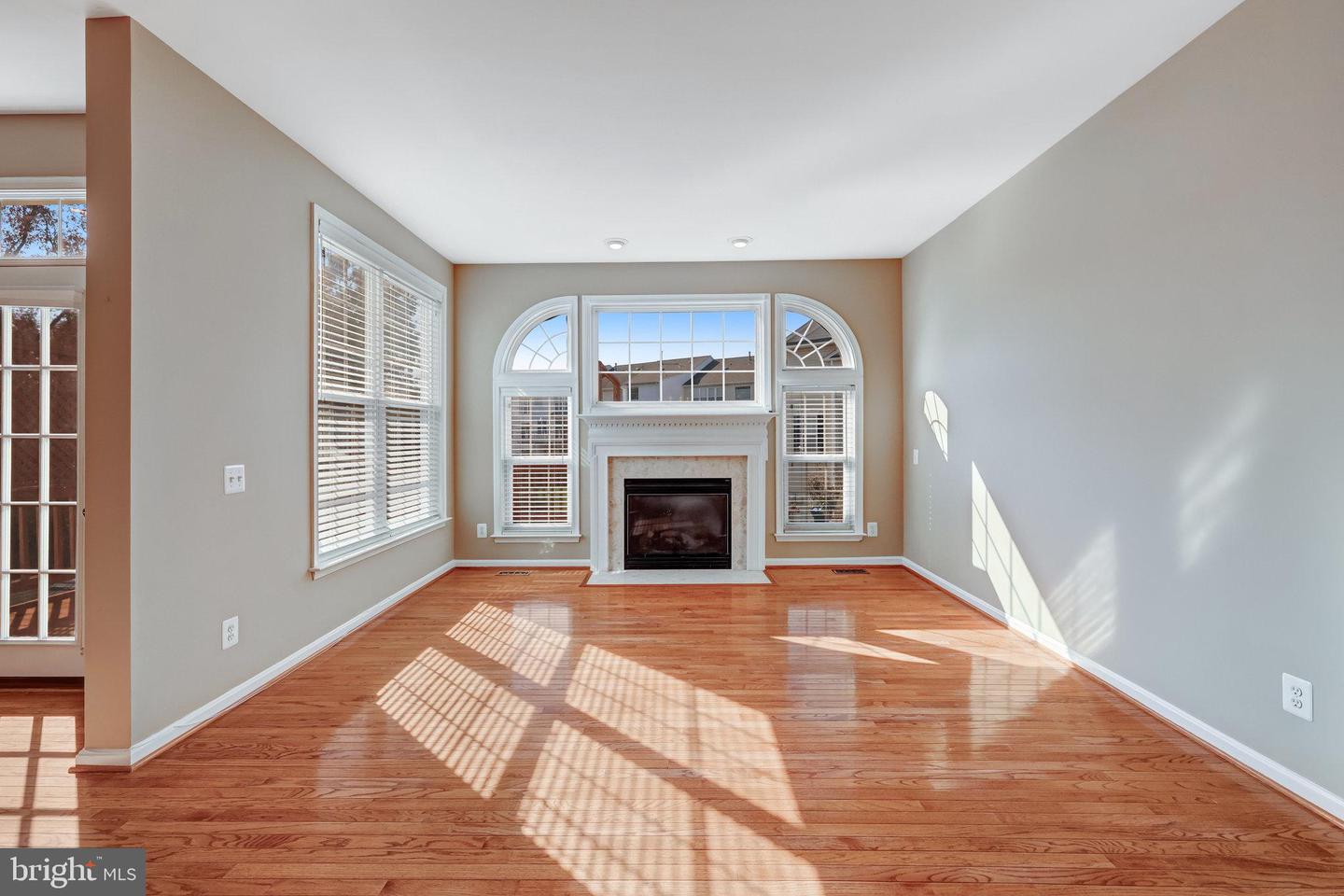 43903 THORNCROFT TER, ASHBURN, Virginia 20148, 3 Bedrooms Bedrooms, ,2 BathroomsBathrooms,Residential,For sale,43903 THORNCROFT TER,VALO2101472 MLS # VALO2101472