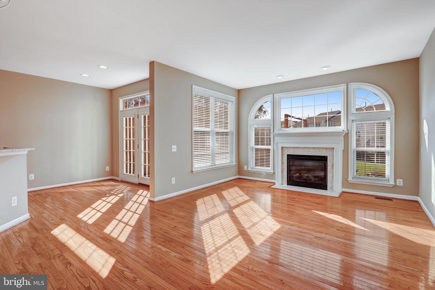 43903 THORNCROFT TER, ASHBURN, Virginia 20148, 3 Bedrooms Bedrooms, ,2 BathroomsBathrooms,Residential,For sale,43903 THORNCROFT TER,VALO2101472 MLS # VALO2101472
