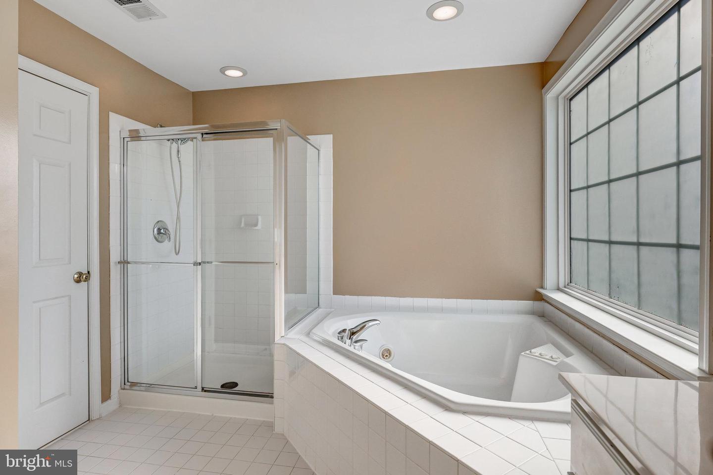 43903 THORNCROFT TER, ASHBURN, Virginia 20148, 3 Bedrooms Bedrooms, ,2 BathroomsBathrooms,Residential,For sale,43903 THORNCROFT TER,VALO2101472 MLS # VALO2101472