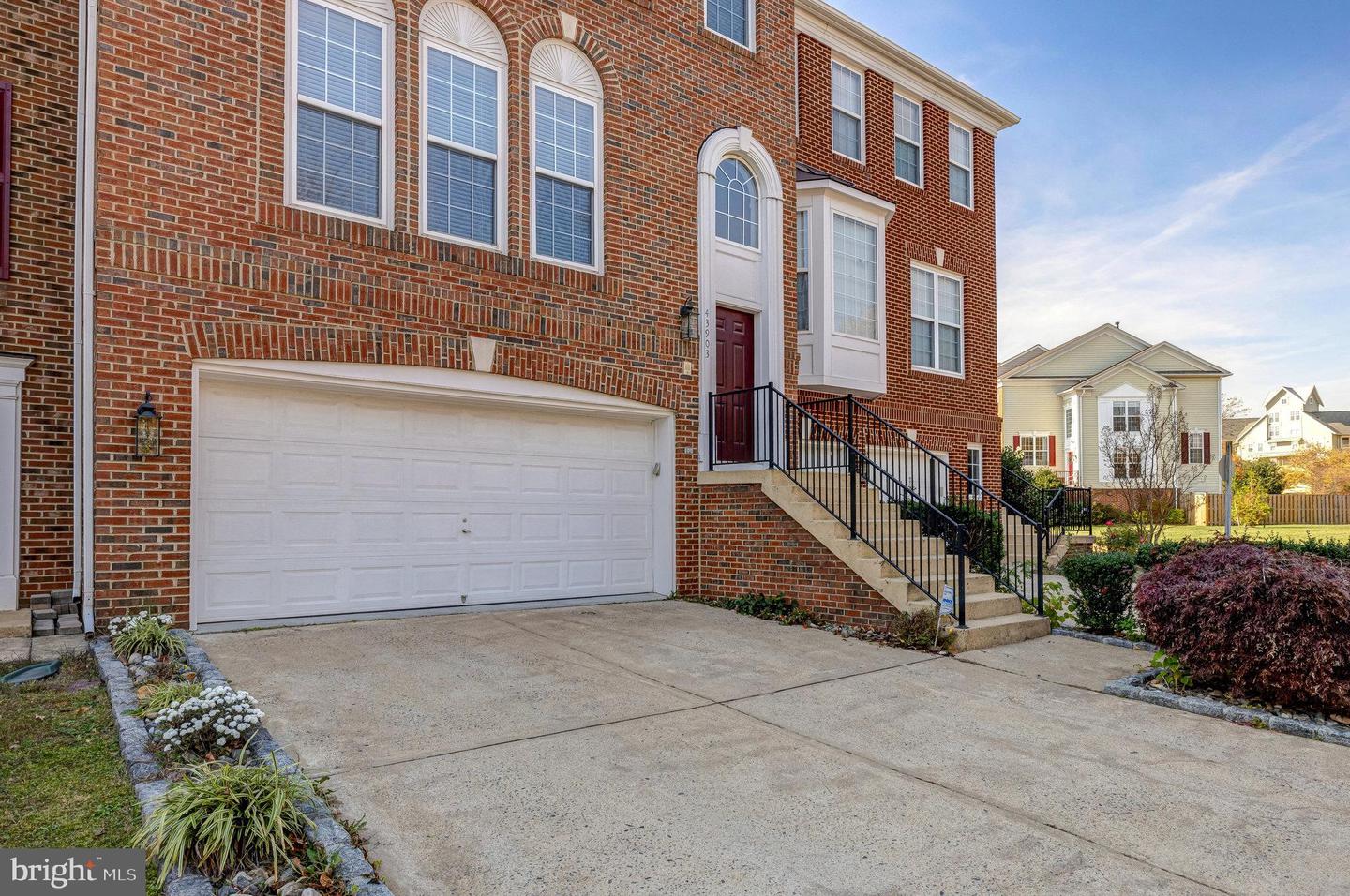 43903 THORNCROFT TER, ASHBURN, Virginia 20148, 3 Bedrooms Bedrooms, ,2 BathroomsBathrooms,Residential,For sale,43903 THORNCROFT TER,VALO2101472 MLS # VALO2101472