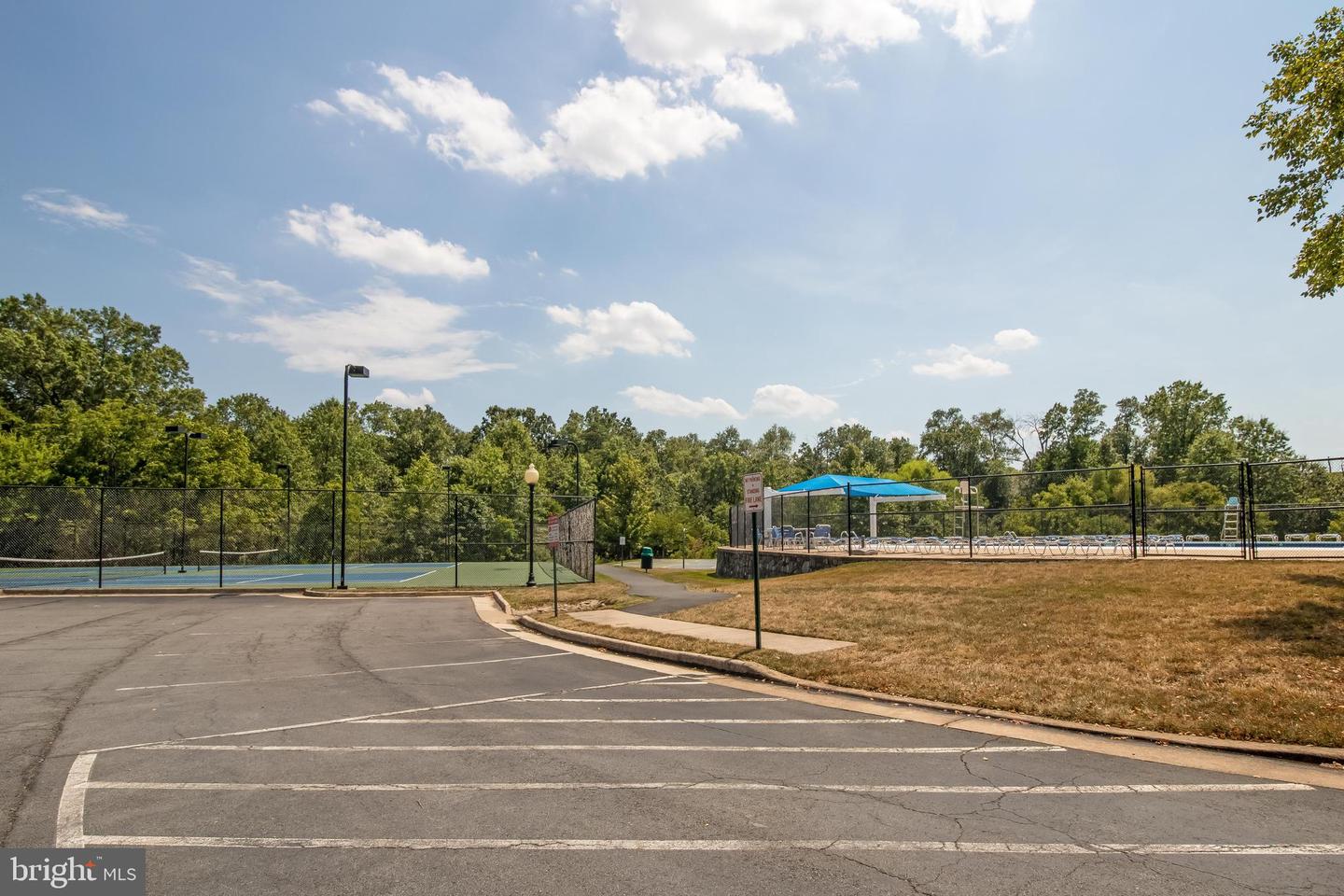 43903 THORNCROFT TER, ASHBURN, Virginia 20148, 3 Bedrooms Bedrooms, ,2 BathroomsBathrooms,Residential,For sale,43903 THORNCROFT TER,VALO2101472 MLS # VALO2101472