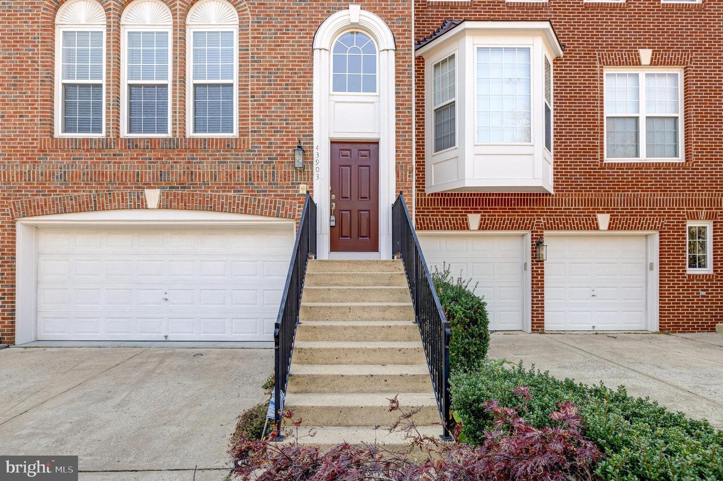 43903 THORNCROFT TER, ASHBURN, Virginia 20148, 3 Bedrooms Bedrooms, ,2 BathroomsBathrooms,Residential,For sale,43903 THORNCROFT TER,VALO2101472 MLS # VALO2101472