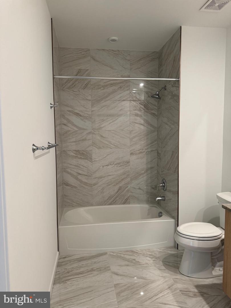 7585 SAWYER FARM WAY #904, MCLEAN, Virginia 22102, 3 Bedrooms Bedrooms, 3 Rooms Rooms,2 BathroomsBathrooms,Residential,For sale,7585 SAWYER FARM WAY #904,VAFX2254374 MLS # VAFX2254374