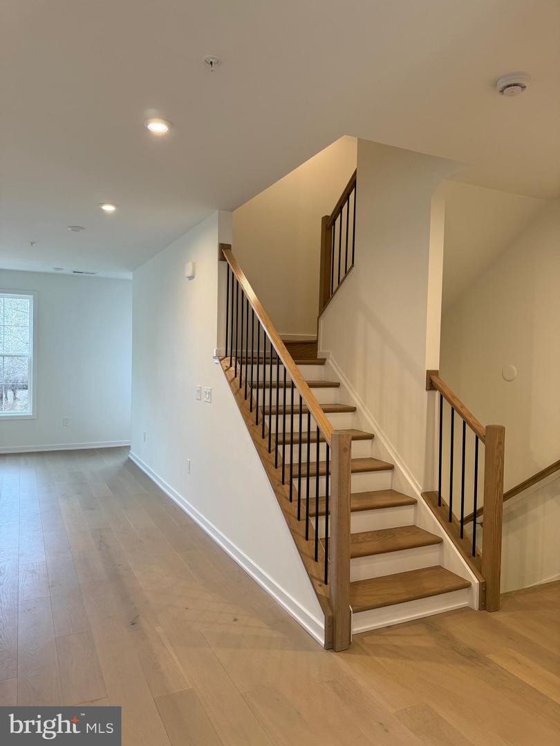 7585 SAWYER FARM WAY #904, MCLEAN, Virginia 22102, 3 Bedrooms Bedrooms, 3 Rooms Rooms,2 BathroomsBathrooms,Residential,For sale,7585 SAWYER FARM WAY #904,VAFX2254374 MLS # VAFX2254374