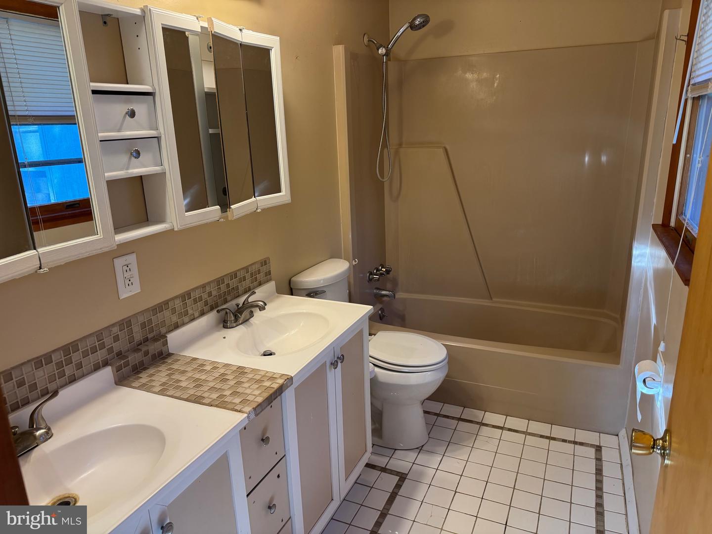 93 RED BUD LN, FORT VALLEY, Virginia 22652, 4 Bedrooms Bedrooms, ,3 BathroomsBathrooms,Residential,For sale,93 RED BUD LN,VASH2011950 MLS # VASH2011950