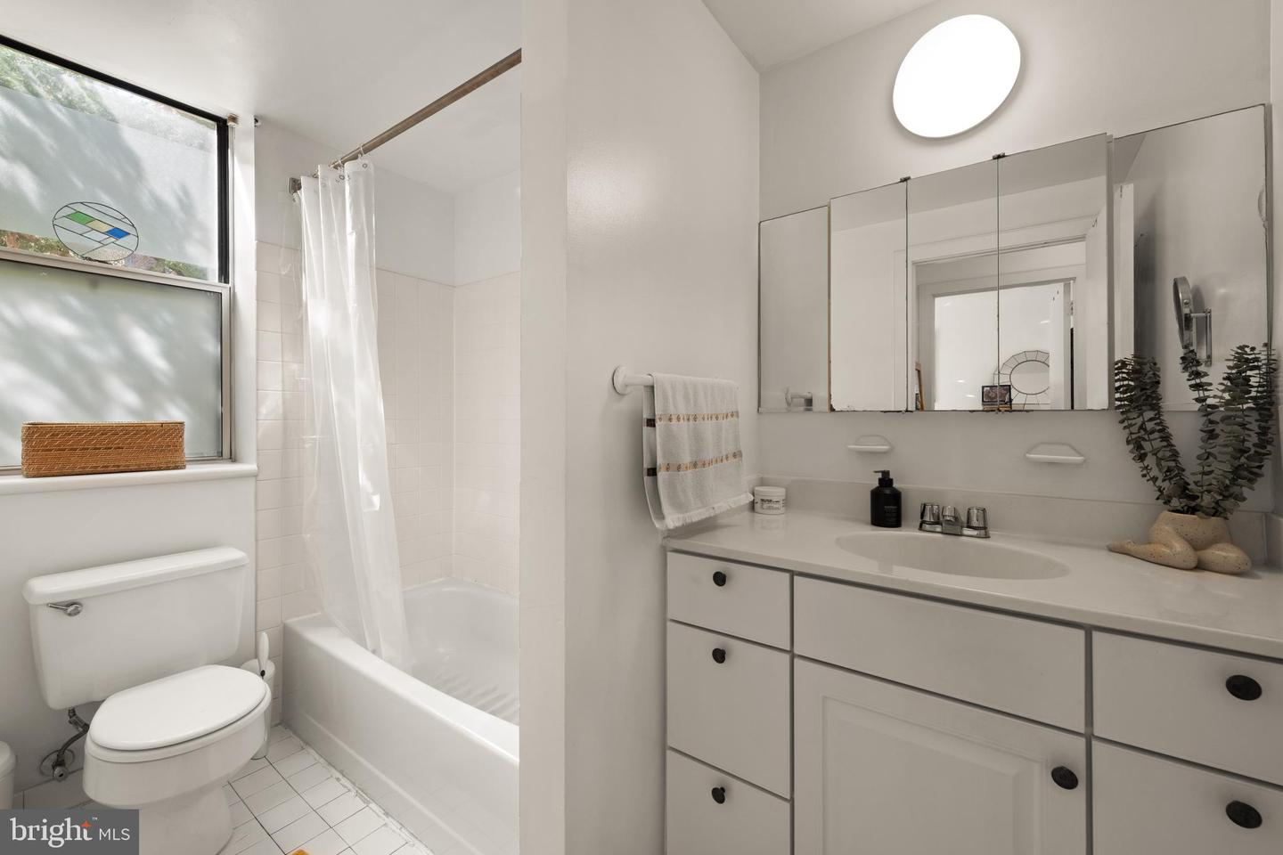 2611 ADAMS MILL RD NW #208, WASHINGTON, District Of Columbia 20009, 1 Bedroom Bedrooms, ,1 BathroomBathrooms,Residential,For sale,2611 ADAMS MILL RD NW #208,DCDC2209516 MLS # DCDC2209516