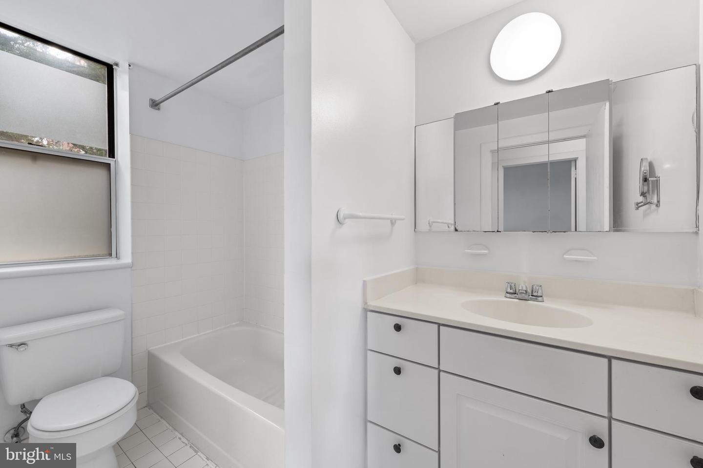 2611 ADAMS MILL RD NW #208, WASHINGTON, District Of Columbia 20009, 1 Bedroom Bedrooms, ,1 BathroomBathrooms,Residential,For sale,2611 ADAMS MILL RD NW #208,DCDC2209516 MLS # DCDC2209516