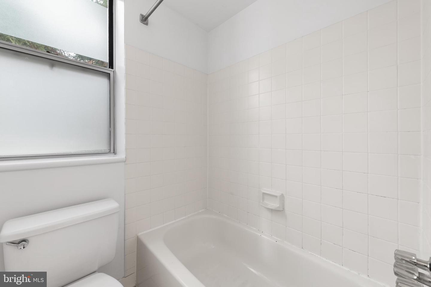 2611 ADAMS MILL RD NW #208, WASHINGTON, District Of Columbia 20009, 1 Bedroom Bedrooms, ,1 BathroomBathrooms,Residential,For sale,2611 ADAMS MILL RD NW #208,DCDC2209516 MLS # DCDC2209516