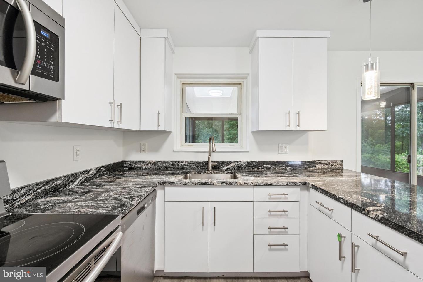 4756 6TH ST S, ARLINGTON, Virginia 22204, 3 Bedrooms Bedrooms, ,2 BathroomsBathrooms,Residential,For sale,4756 6TH ST S,VAAR2055622 MLS # VAAR2055622