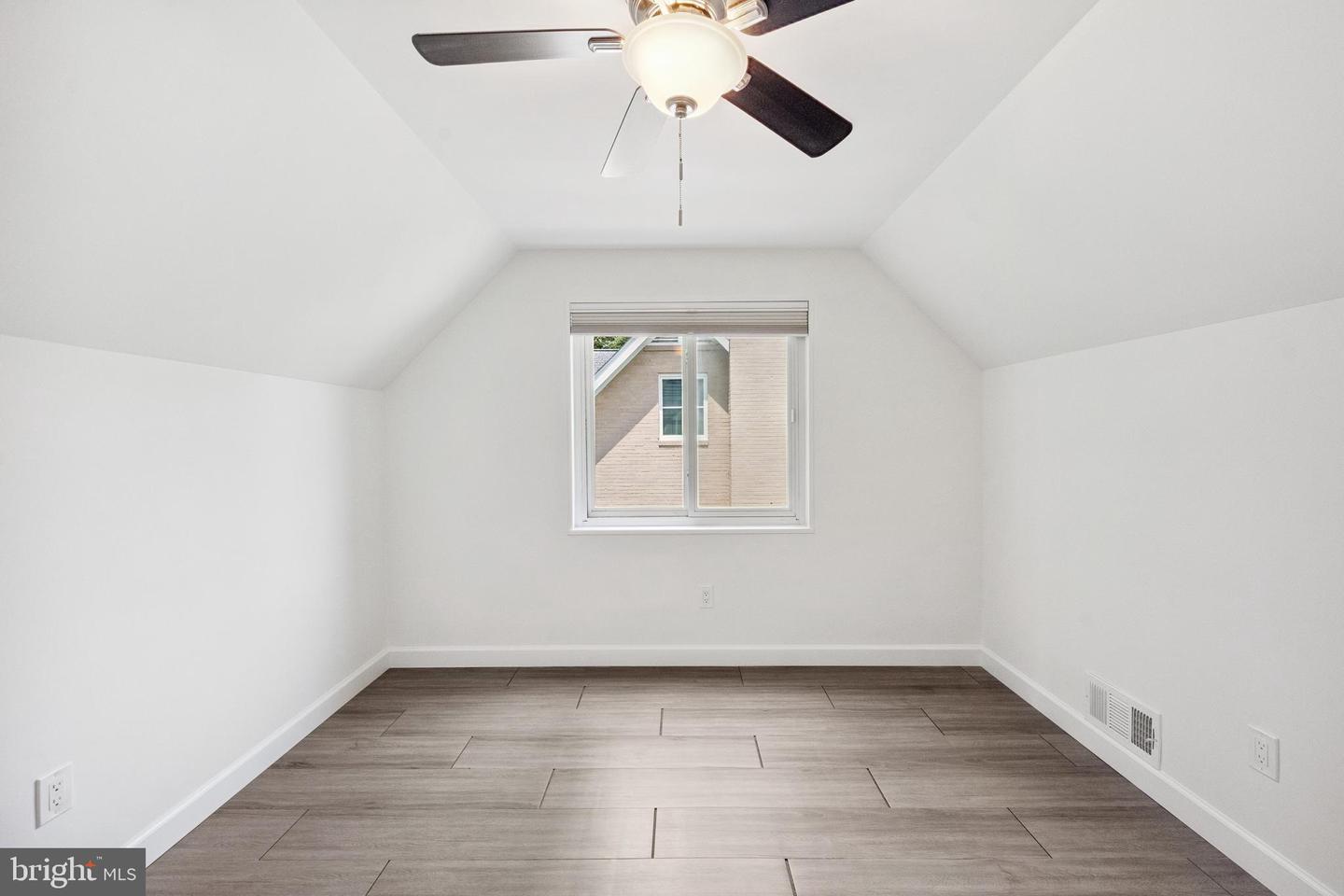 4756 6TH ST S, ARLINGTON, Virginia 22204, 3 Bedrooms Bedrooms, ,2 BathroomsBathrooms,Residential,For sale,4756 6TH ST S,VAAR2055622 MLS # VAAR2055622