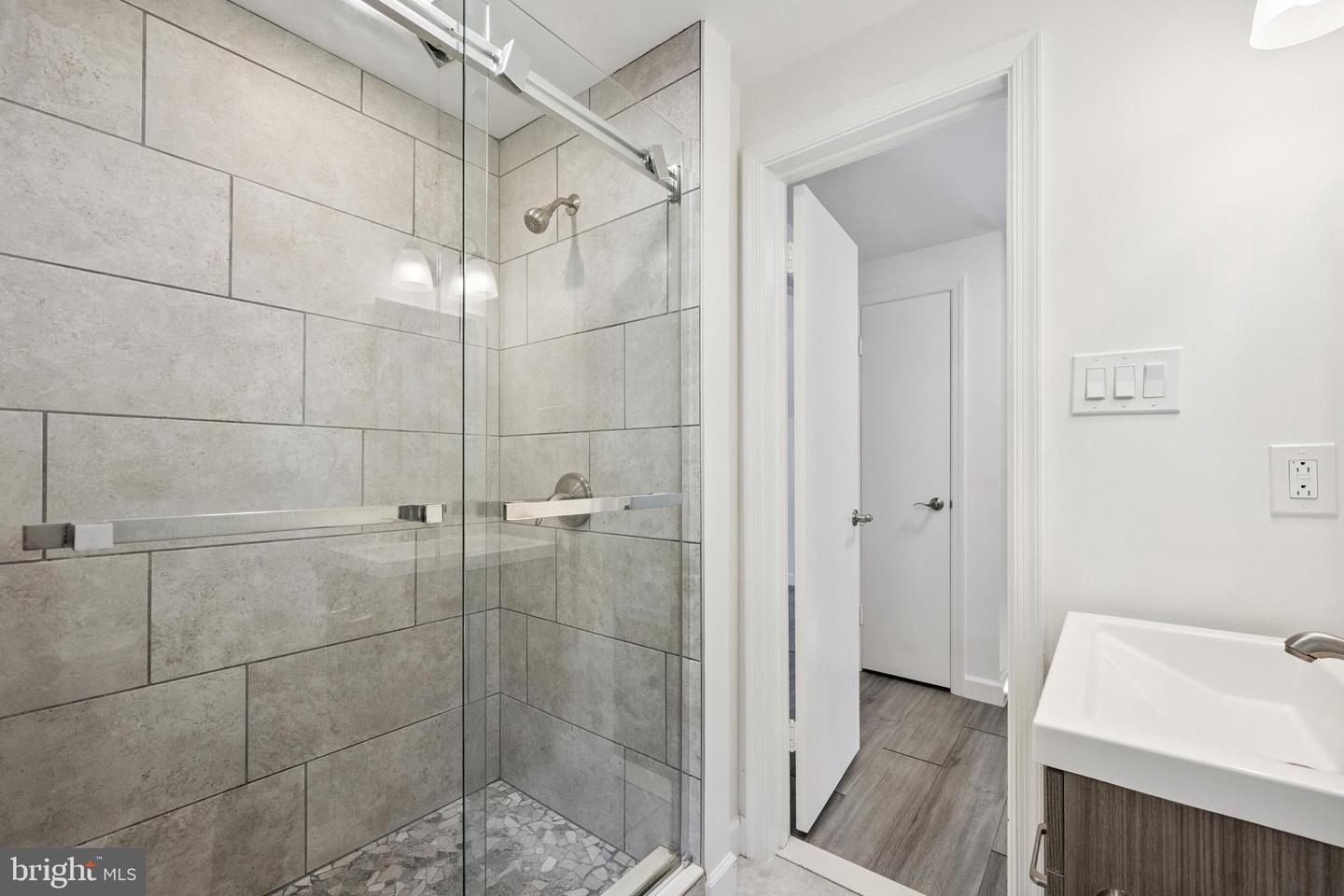 4756 6TH ST S, ARLINGTON, Virginia 22204, 3 Bedrooms Bedrooms, ,2 BathroomsBathrooms,Residential,For sale,4756 6TH ST S,VAAR2055622 MLS # VAAR2055622