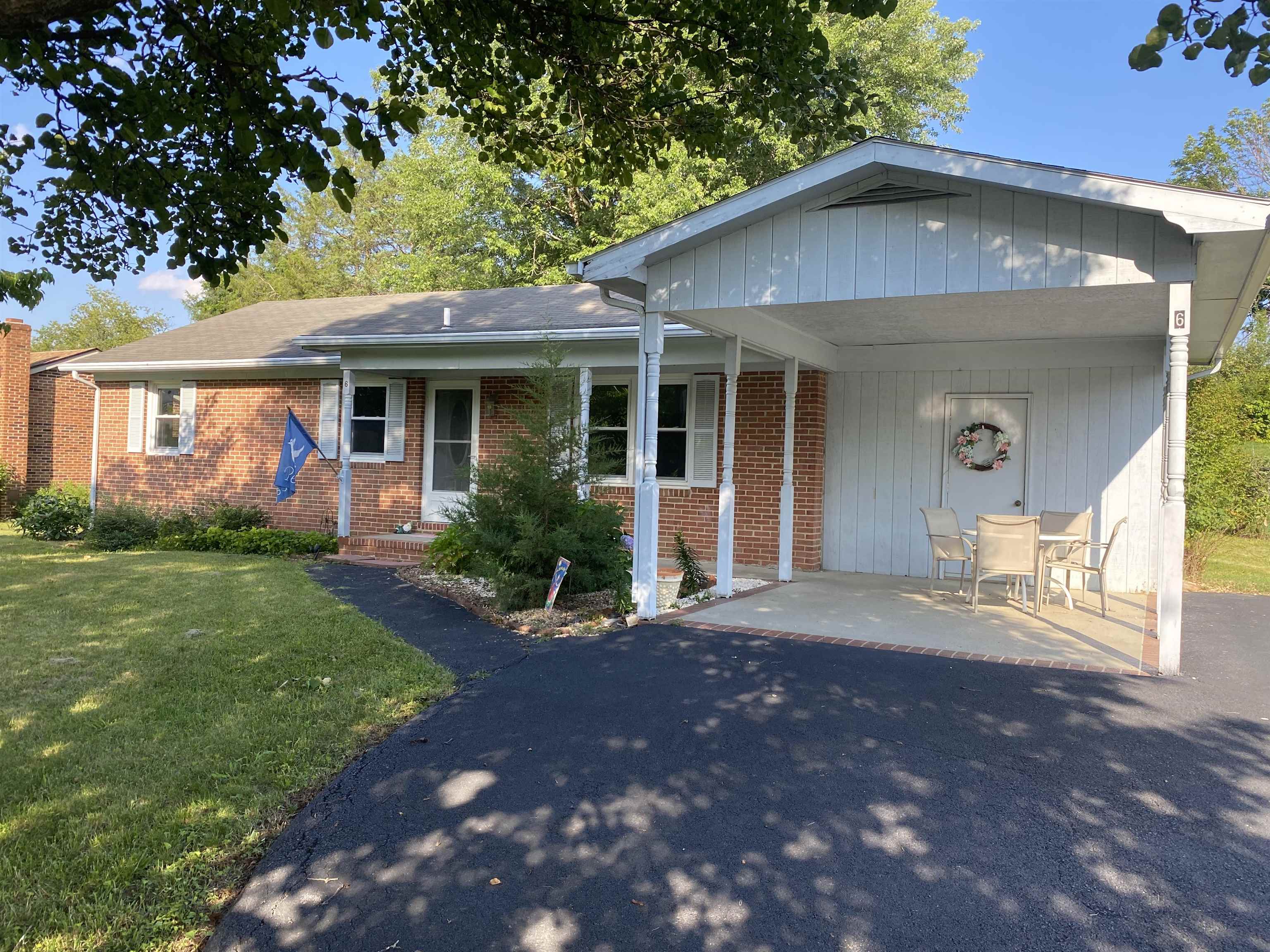 6 BINGHAM ST, VERONA, Virginia 24482, 3 Bedrooms Bedrooms, ,1 BathroomBathrooms,Residential,One level brick,6 BINGHAM ST,666523 MLS # 666523