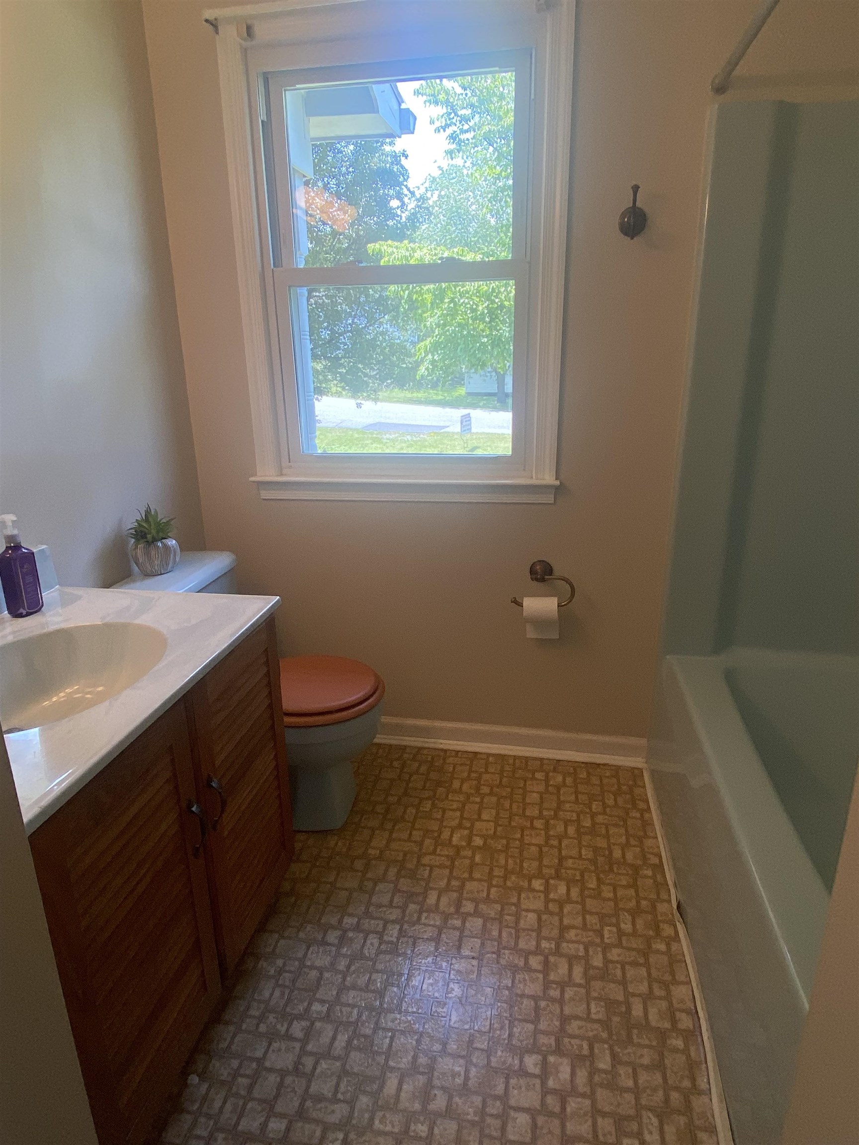6 BINGHAM ST, VERONA, Virginia 24482, 3 Bedrooms Bedrooms, ,1 BathroomBathrooms,Residential,One level brick,6 BINGHAM ST,666523 MLS # 666523
