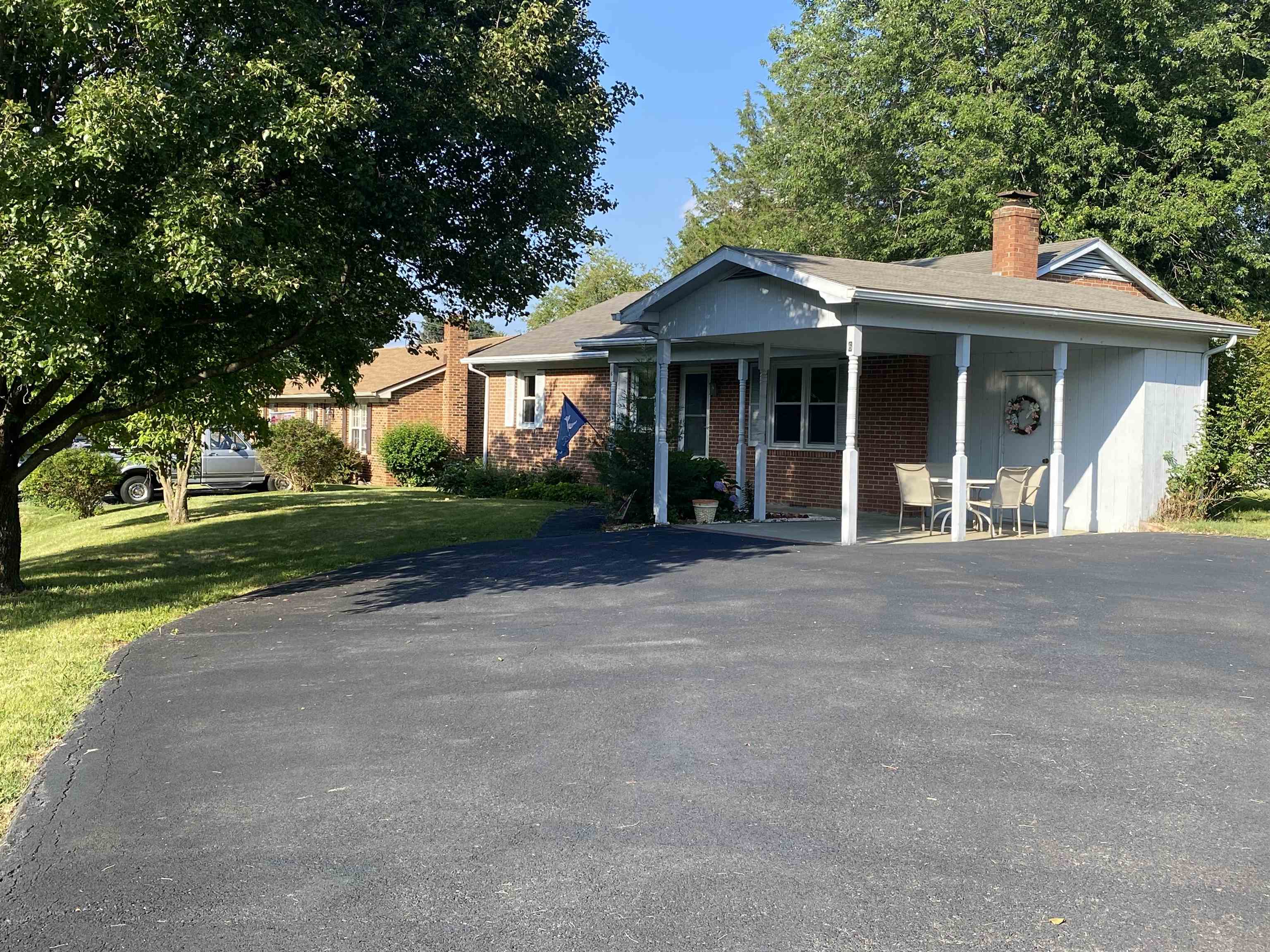 6 BINGHAM ST, VERONA, Virginia 24482, 3 Bedrooms Bedrooms, ,1 BathroomBathrooms,Residential,One level brick,6 BINGHAM ST,666523 MLS # 666523