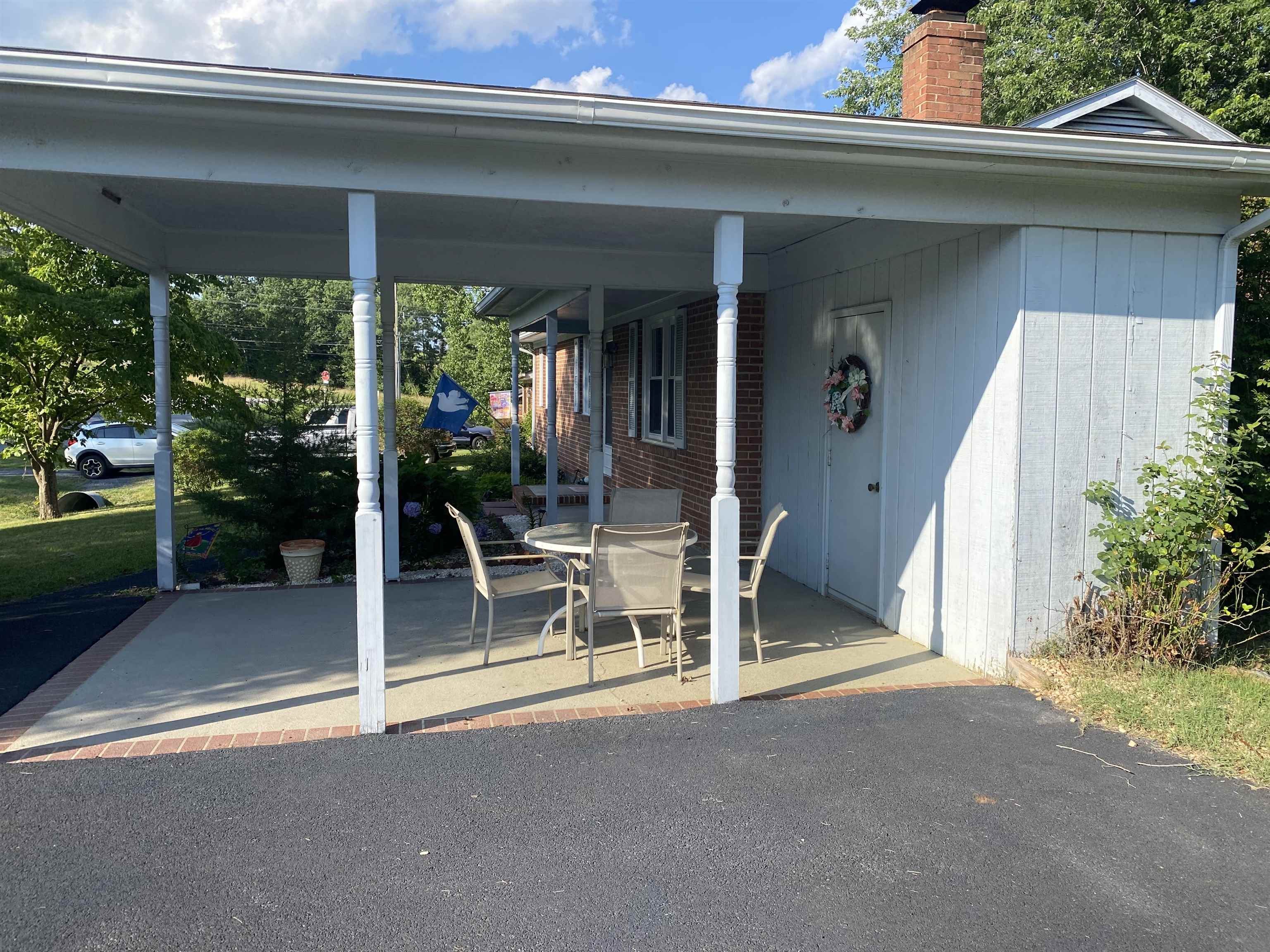 6 BINGHAM ST, VERONA, Virginia 24482, 3 Bedrooms Bedrooms, ,1 BathroomBathrooms,Residential,One level brick,6 BINGHAM ST,666523 MLS # 666523