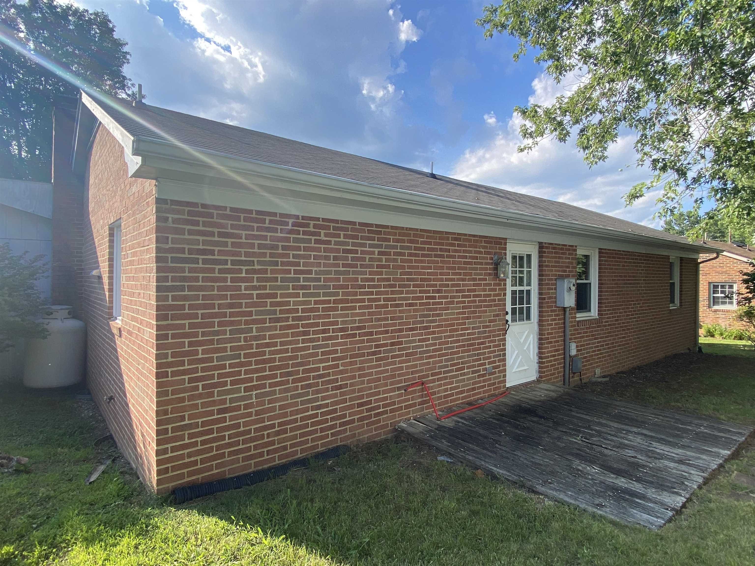 6 BINGHAM ST, VERONA, Virginia 24482, 3 Bedrooms Bedrooms, ,1 BathroomBathrooms,Residential,One level brick,6 BINGHAM ST,666523 MLS # 666523
