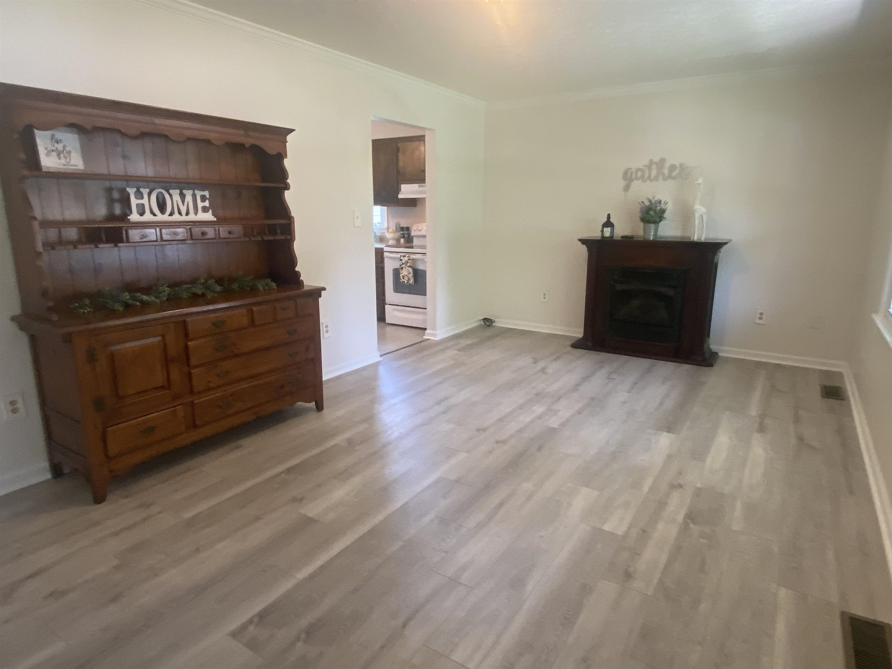 6 BINGHAM ST, VERONA, Virginia 24482, 3 Bedrooms Bedrooms, ,1 BathroomBathrooms,Residential,One level brick,6 BINGHAM ST,666523 MLS # 666523