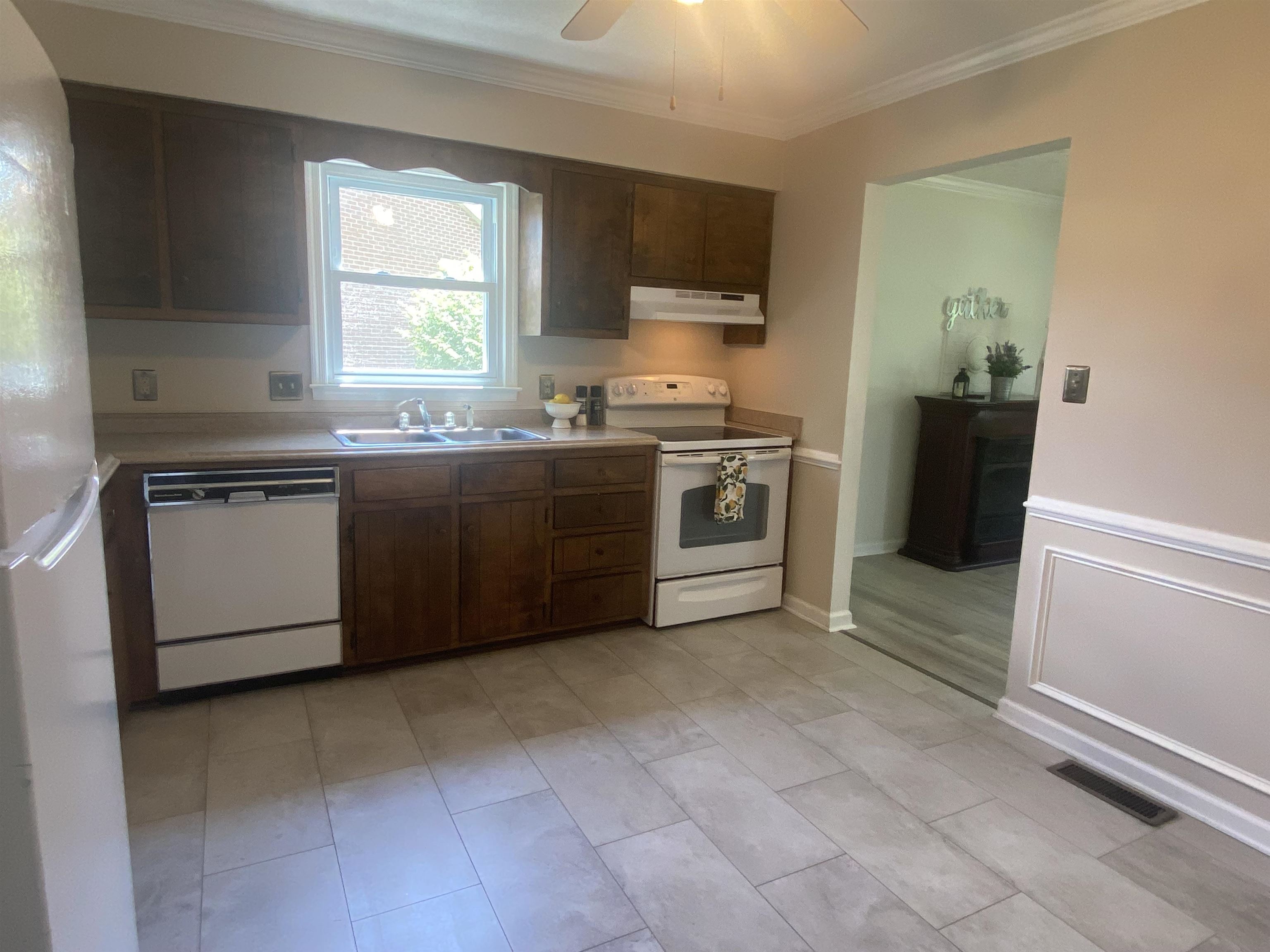 6 BINGHAM ST, VERONA, Virginia 24482, 3 Bedrooms Bedrooms, ,1 BathroomBathrooms,Residential,One level brick,6 BINGHAM ST,666523 MLS # 666523