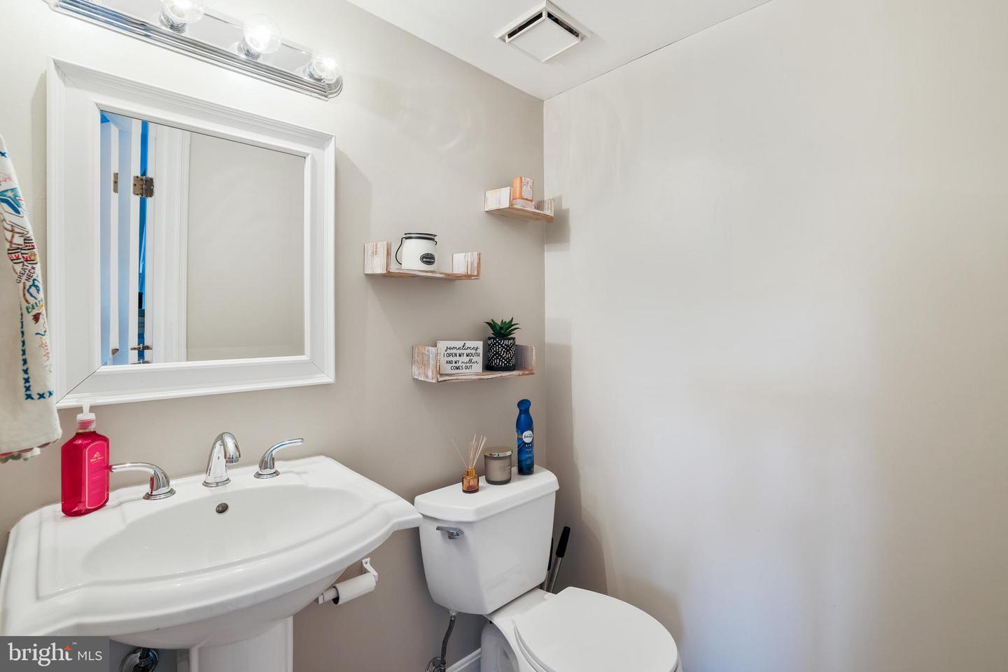 9230 CARDINAL FOREST LN #301, LORTON, Virginia 22079, 2 Bedrooms Bedrooms, ,1 BathroomBathrooms,Residential,For sale,9230 CARDINAL FOREST LN #301,VAFX2246804 MLS # VAFX2246804