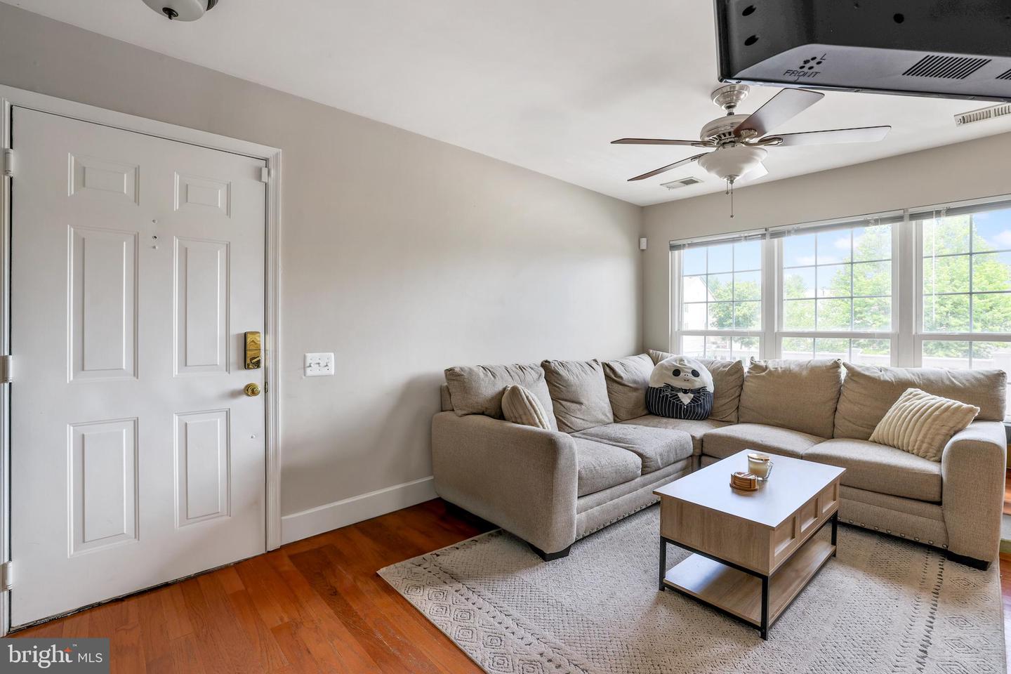 9230 CARDINAL FOREST LN #301, LORTON, Virginia 22079, 2 Bedrooms Bedrooms, ,1 BathroomBathrooms,Residential,For sale,9230 CARDINAL FOREST LN #301,VAFX2246804 MLS # VAFX2246804