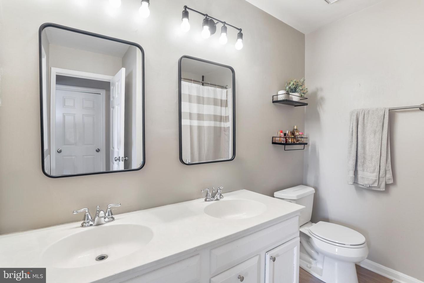 9230 CARDINAL FOREST LN #301, LORTON, Virginia 22079, 2 Bedrooms Bedrooms, ,1 BathroomBathrooms,Residential,For sale,9230 CARDINAL FOREST LN #301,VAFX2246804 MLS # VAFX2246804