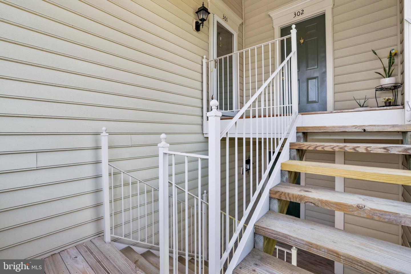 9230 CARDINAL FOREST LN #301, LORTON, Virginia 22079, 2 Bedrooms Bedrooms, ,1 BathroomBathrooms,Residential,For sale,9230 CARDINAL FOREST LN #301,VAFX2246804 MLS # VAFX2246804