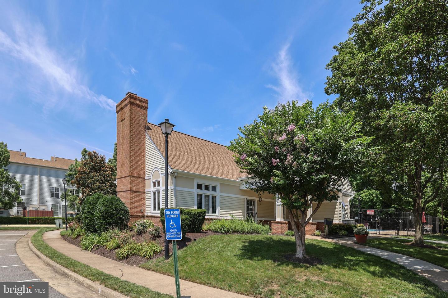9230 CARDINAL FOREST LN #301, LORTON, Virginia 22079, 2 Bedrooms Bedrooms, ,1 BathroomBathrooms,Residential,For sale,9230 CARDINAL FOREST LN #301,VAFX2246804 MLS # VAFX2246804