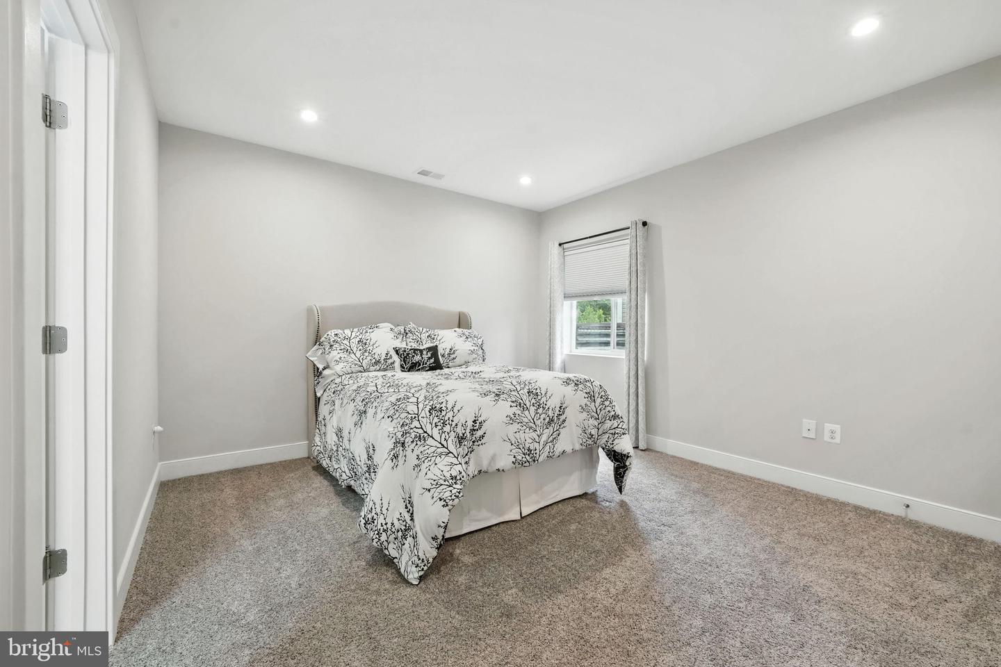 106 DIZEREGA CT SW, LEESBURG, Virginia 20175, 5 Bedrooms Bedrooms, ,4 BathroomsBathrooms,Residential,For sale,106 DIZEREGA CT SW,VALO2100164 MLS # VALO2100164