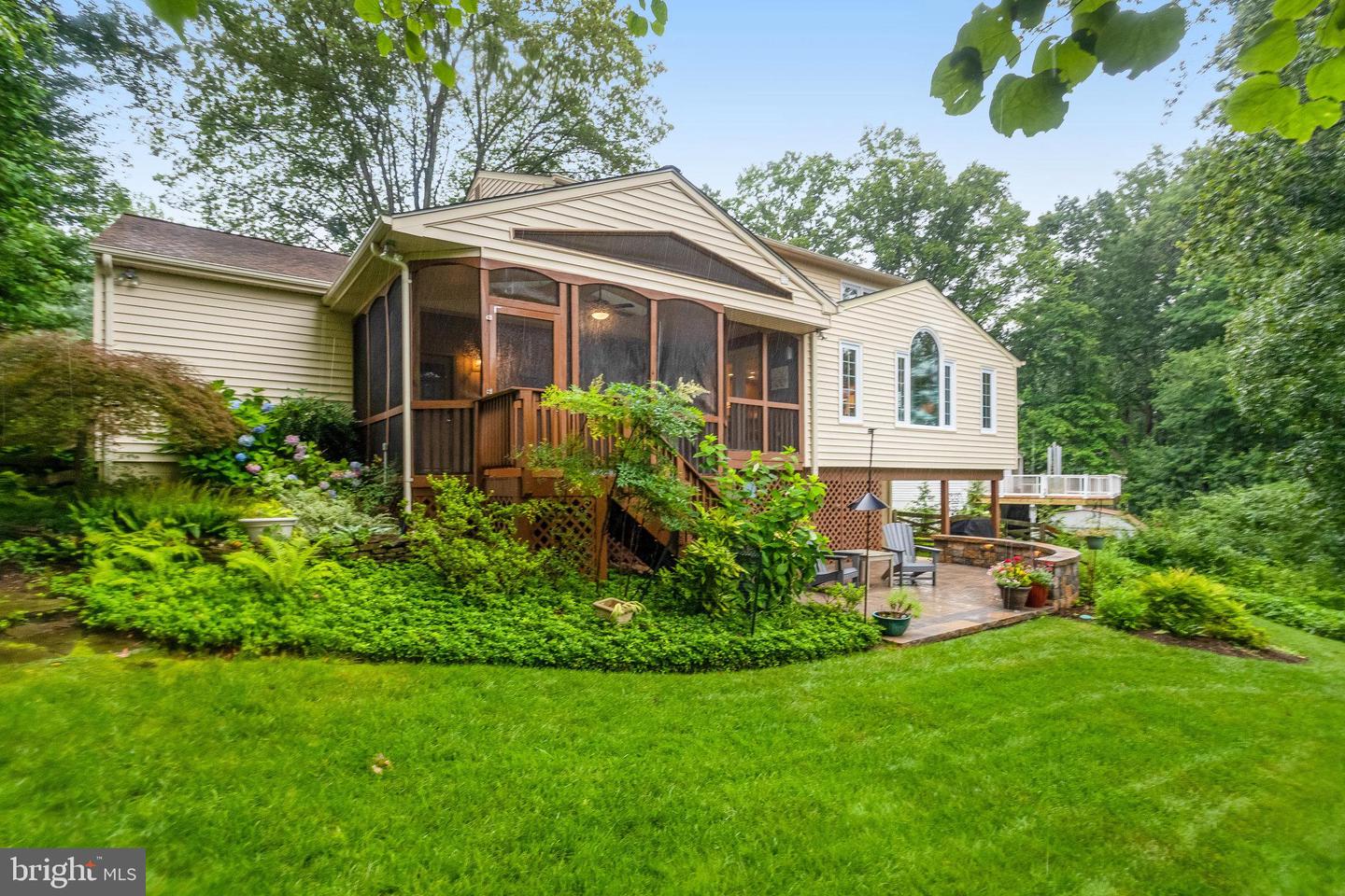 11961 GOVERNORS CT, WOODBRIDGE, Virginia 22192, 4 Bedrooms Bedrooms, ,2 BathroomsBathrooms,Residential,For sale,11961 GOVERNORS CT,VAPW2097740 MLS # VAPW2097740