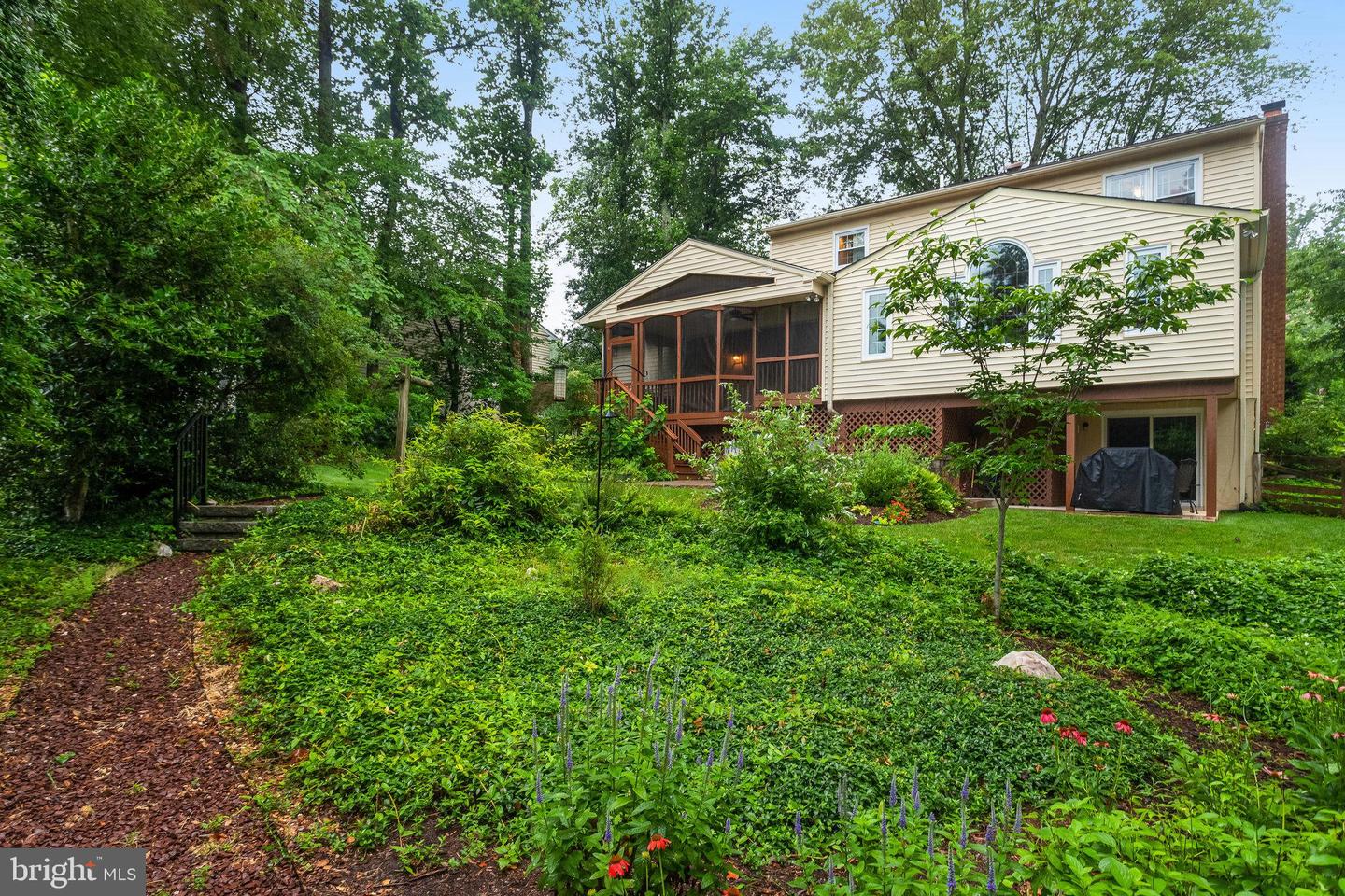 11961 GOVERNORS CT, WOODBRIDGE, Virginia 22192, 4 Bedrooms Bedrooms, ,2 BathroomsBathrooms,Residential,For sale,11961 GOVERNORS CT,VAPW2097740 MLS # VAPW2097740