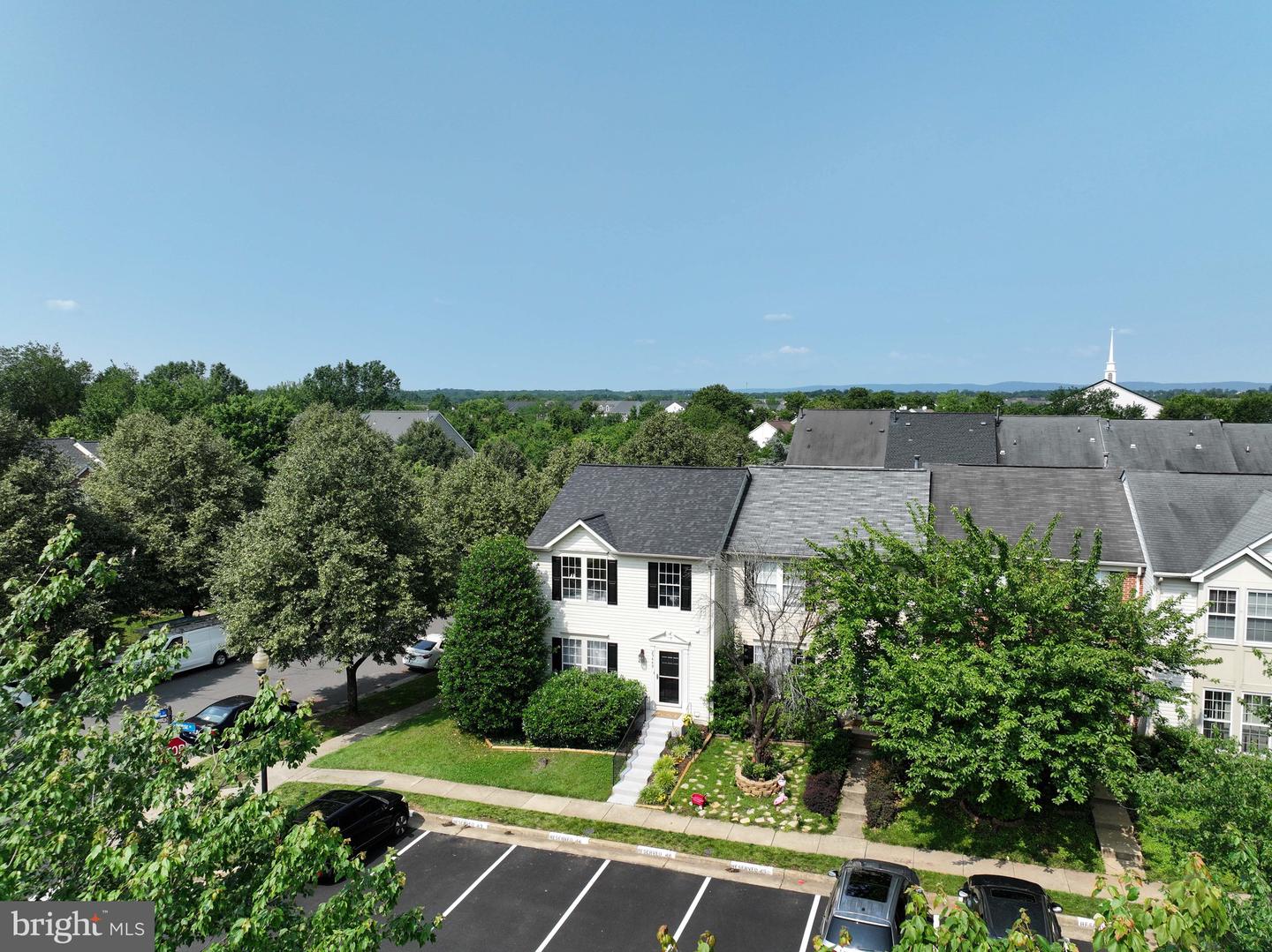 25449 MORSE DR, CHANTILLY, Virginia 20152, 3 Bedrooms Bedrooms, ,3 BathroomsBathrooms,Residential,For sale,25449 MORSE DR,VALO2100606 MLS # VALO2100606