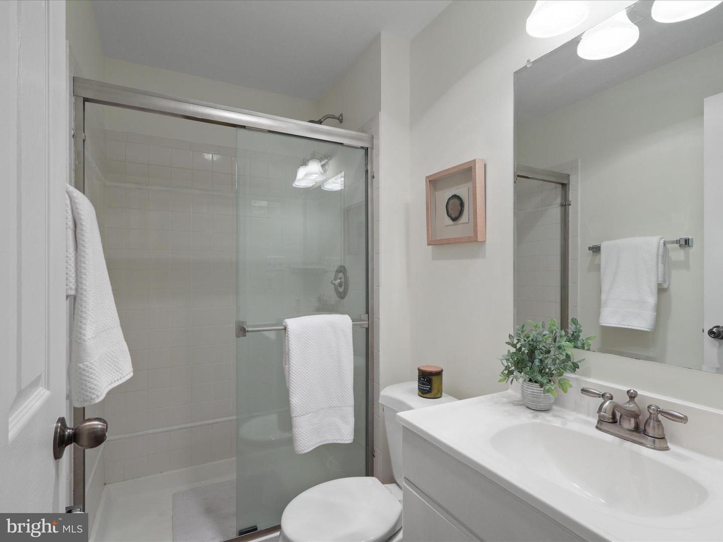 25449 MORSE DR, CHANTILLY, Virginia 20152, 3 Bedrooms Bedrooms, ,3 BathroomsBathrooms,Residential,For sale,25449 MORSE DR,VALO2100606 MLS # VALO2100606