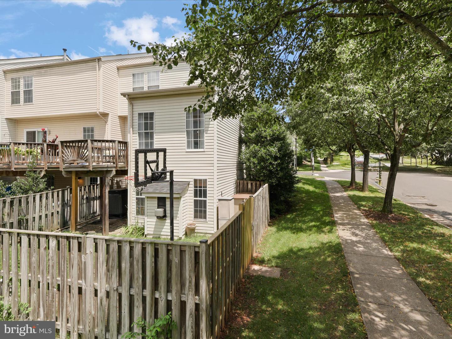 25449 MORSE DR, CHANTILLY, Virginia 20152, 3 Bedrooms Bedrooms, ,3 BathroomsBathrooms,Residential,For sale,25449 MORSE DR,VALO2100606 MLS # VALO2100606