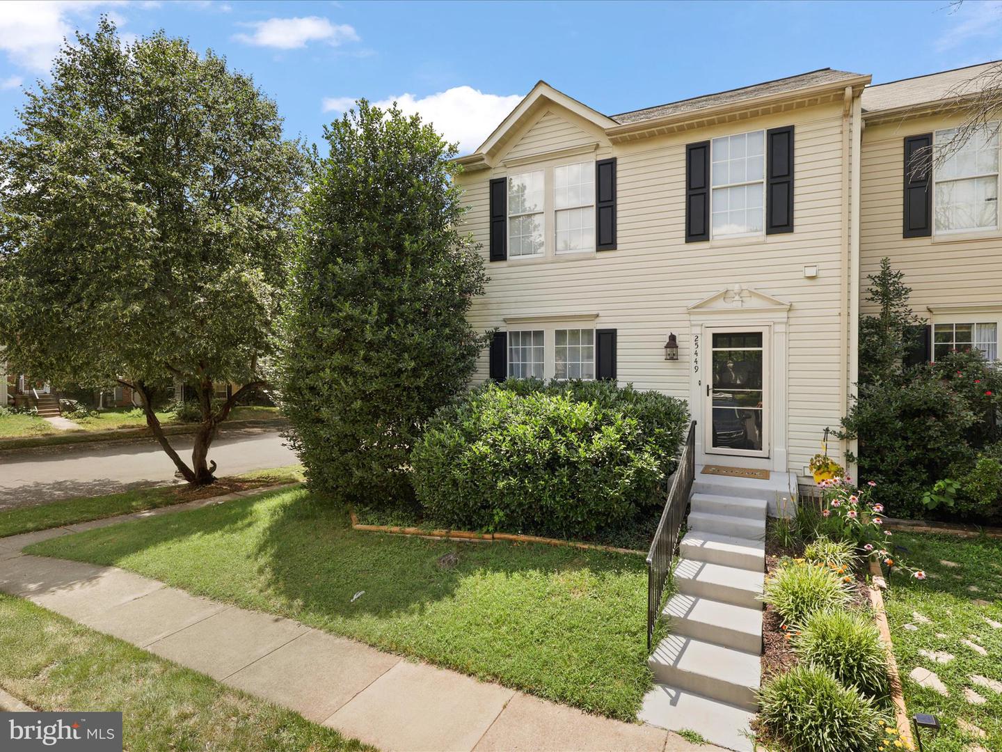 25449 MORSE DR, CHANTILLY, Virginia 20152, 3 Bedrooms Bedrooms, ,3 BathroomsBathrooms,Residential,For sale,25449 MORSE DR,VALO2100606 MLS # VALO2100606