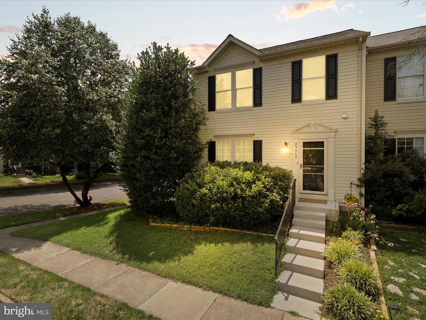 25449 MORSE DR, CHANTILLY, Virginia 20152, 3 Bedrooms Bedrooms, ,3 BathroomsBathrooms,Residential,For sale,25449 MORSE DR,VALO2100606 MLS # VALO2100606