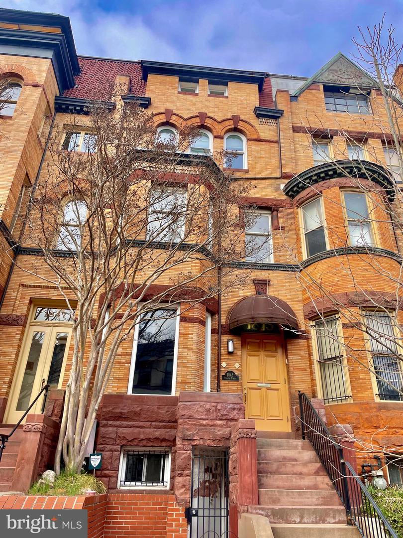 1845 VERNON ST NW, WASHINGTON, District Of Columbia 20009, 4 Bedrooms Bedrooms, ,3 BathroomsBathrooms,Residential,For sale,1845 VERNON ST NW,DCDC2208832 MLS # DCDC2208832