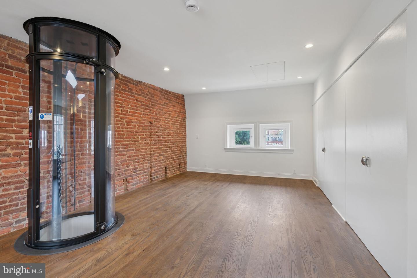 1845 VERNON ST NW, WASHINGTON, District Of Columbia 20009, 4 Bedrooms Bedrooms, ,3 BathroomsBathrooms,Residential,For sale,1845 VERNON ST NW,DCDC2208832 MLS # DCDC2208832