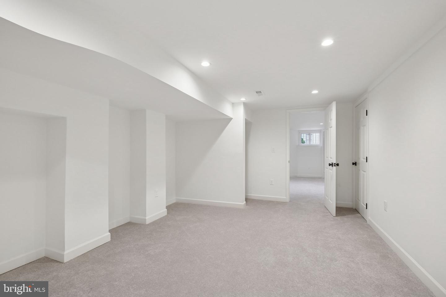 1845 VERNON ST NW, WASHINGTON, District Of Columbia 20009, 4 Bedrooms Bedrooms, ,3 BathroomsBathrooms,Residential,For sale,1845 VERNON ST NW,DCDC2208832 MLS # DCDC2208832