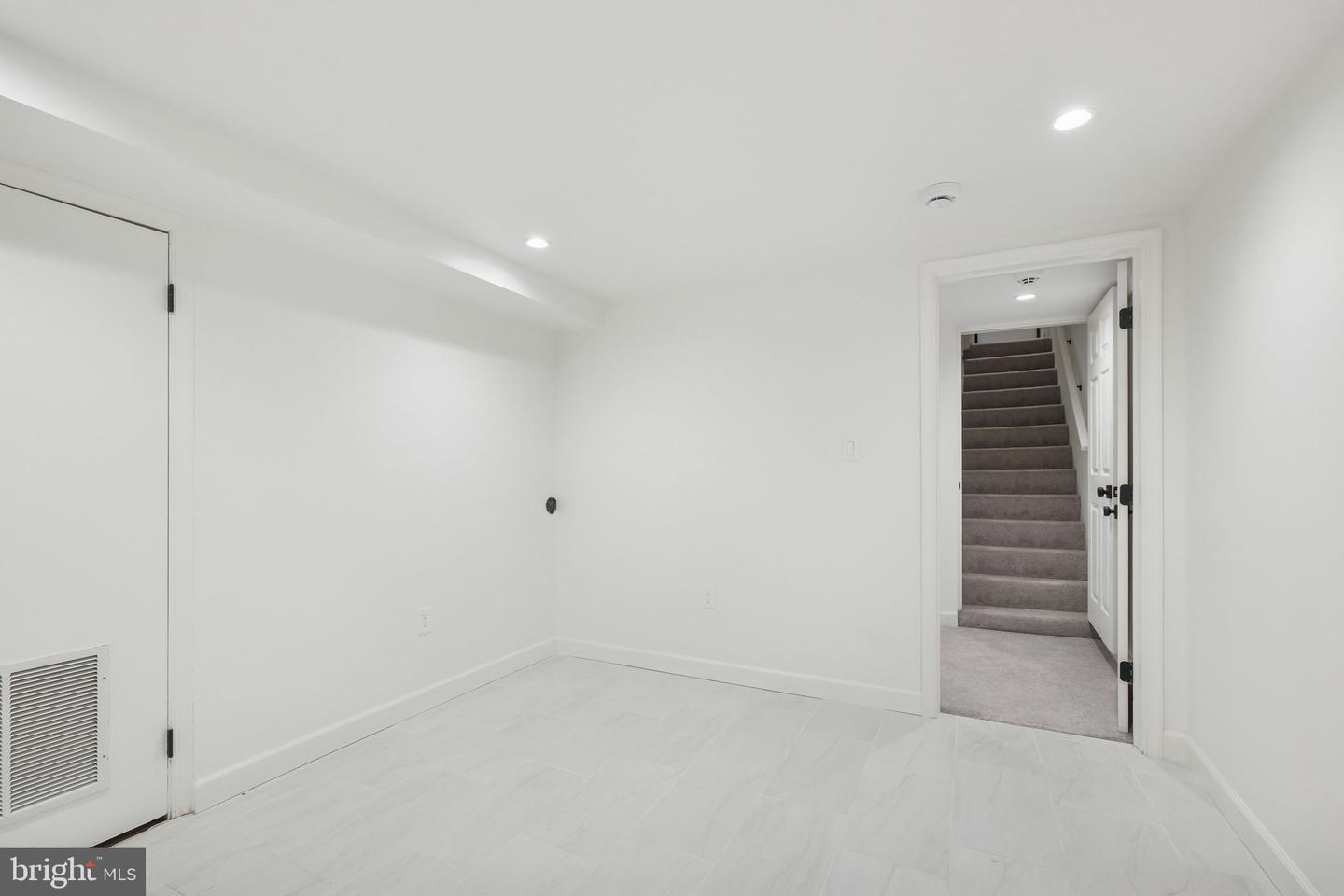 1845 VERNON ST NW, WASHINGTON, District Of Columbia 20009, 4 Bedrooms Bedrooms, ,3 BathroomsBathrooms,Residential,For sale,1845 VERNON ST NW,DCDC2208832 MLS # DCDC2208832