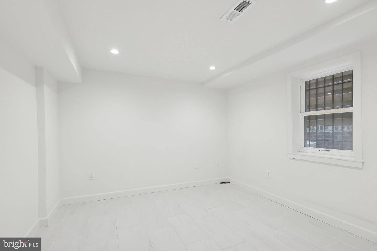 1845 VERNON ST NW, WASHINGTON, District Of Columbia 20009, 4 Bedrooms Bedrooms, ,3 BathroomsBathrooms,Residential,For sale,1845 VERNON ST NW,DCDC2208832 MLS # DCDC2208832