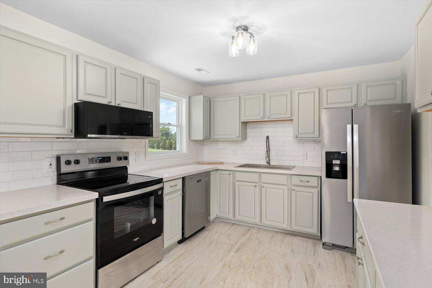 6417 COURTHOUSE RD, SPOTSYLVANIA, Virginia 22551, 3 Bedrooms Bedrooms, 6 Rooms Rooms,2 BathroomsBathrooms,Residential,For sale,6417 COURTHOUSE RD,VASP2034572 MLS # VASP2034572