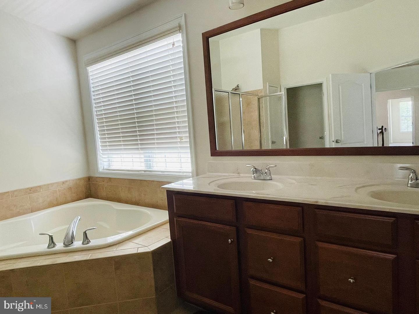 42841 EDGEGROVE HEIGHTS TER, ASHBURN, Virginia 20148, 3 Bedrooms Bedrooms, ,3 BathroomsBathrooms,Residential,For sale,42841 EDGEGROVE HEIGHTS TER,VALO2101562 MLS # VALO2101562